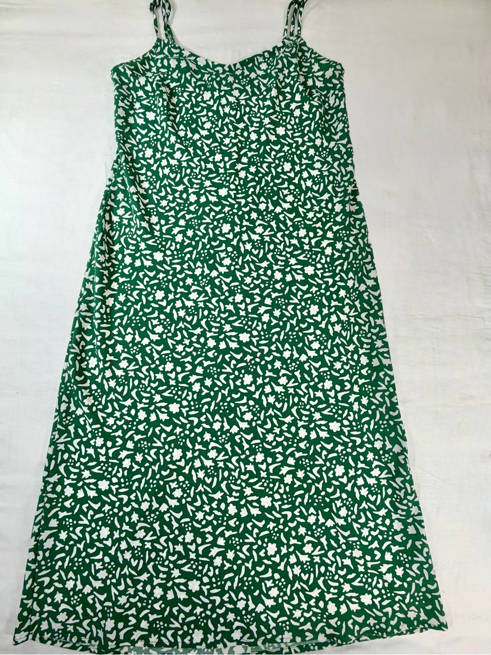 Studio B by Bobeau Green & White Floral Print‎ Swing Dress Medium
